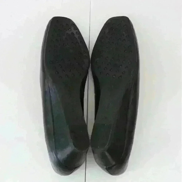 Adrienne Vittadini Palmer Black Faux Leather Wedge Pumps Heels Size 7.5 M - Picture 3 of 8